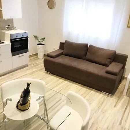Private Pool With Private Parking Stipe Appartamento Solin
